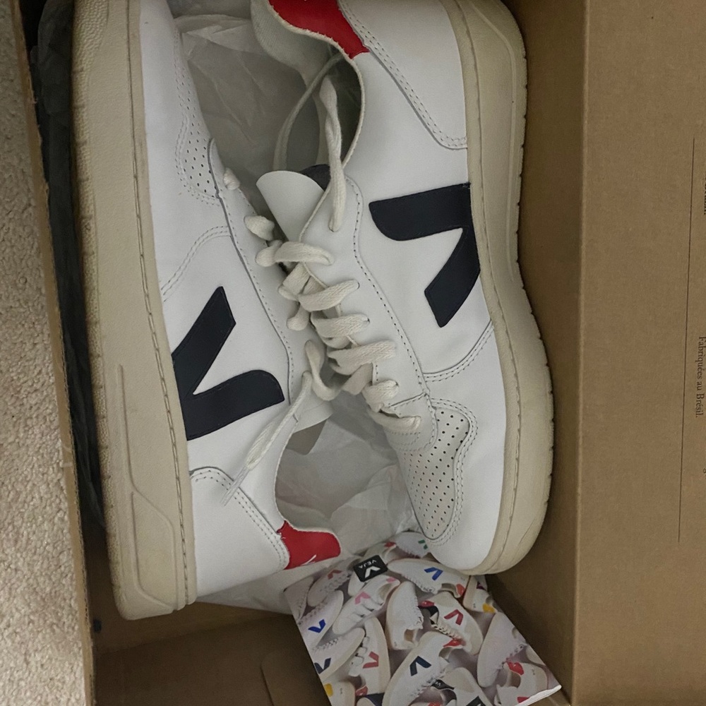 Veja V-10 Sneakers